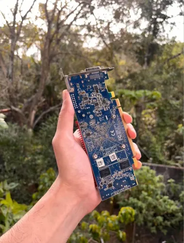 Placa de Vídeo AMD Radeon 1GB