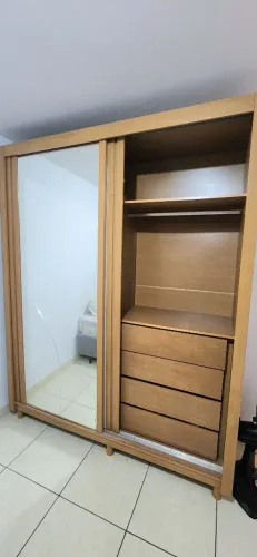 Conjunto Guarda Roupa, Painel de TV e mesa para jantar.