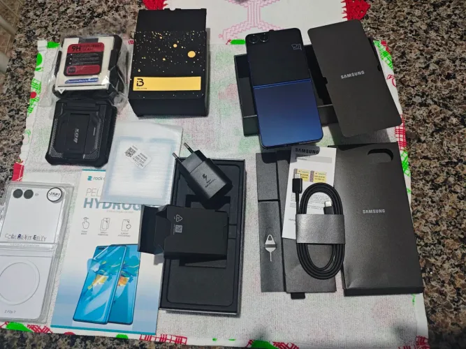 Samsung Galaxy Flip 7 