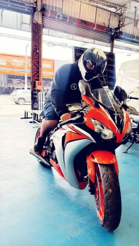 Vendo troco em casa ou em Hornet pra rolo tudo ok dok ok motor ok vamos negociar