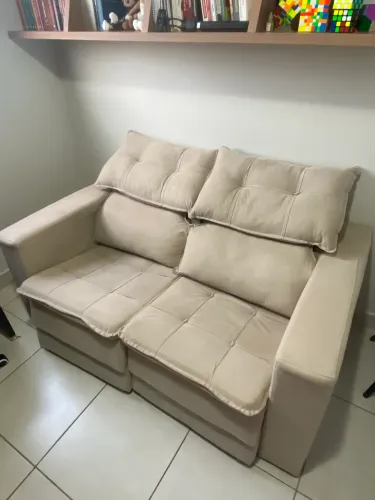 Sofá retrátil seminovo