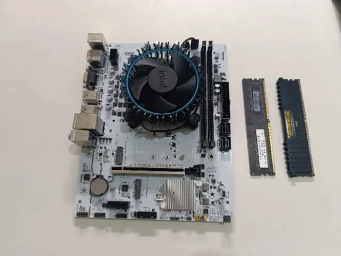 Kit upgrade Intel socket 1700 Core i3 12100f + Placa + 12GB