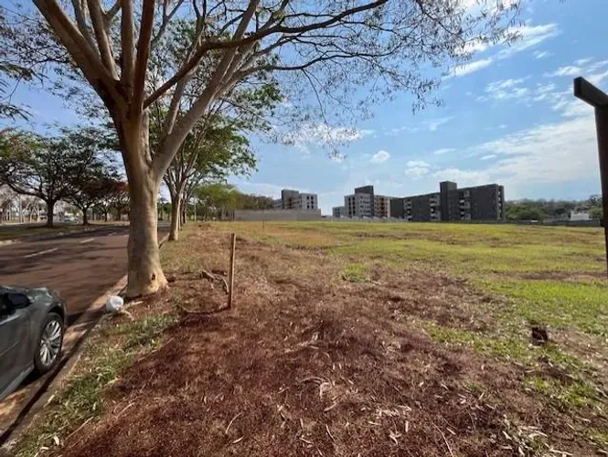 Terreno comercial no Terras de Santa Martha com 624 m2 | É aqui na Imobiliária Rosa e Rang
