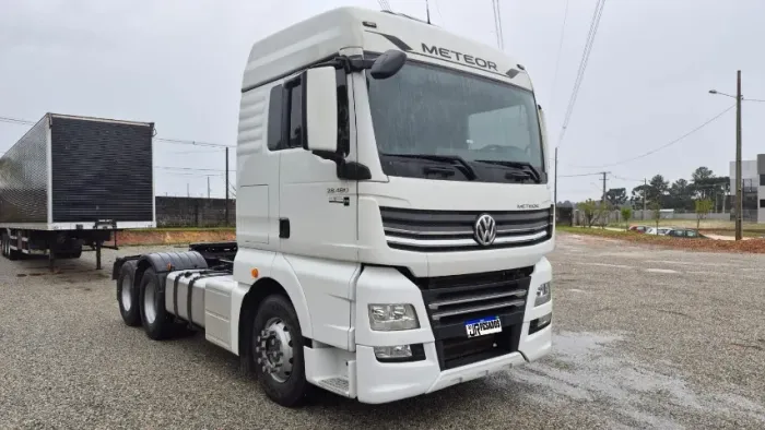volkswagen vw meteor 28480 trucado 6x2 ano 2025 baixo km único dono