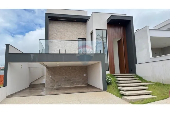 Casa a Venda Condomínio Três Dormitórios