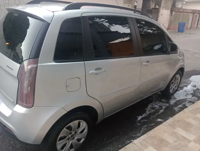 Fiat Idea Attractive 1.4 Fire Flex 8V 5P 2013