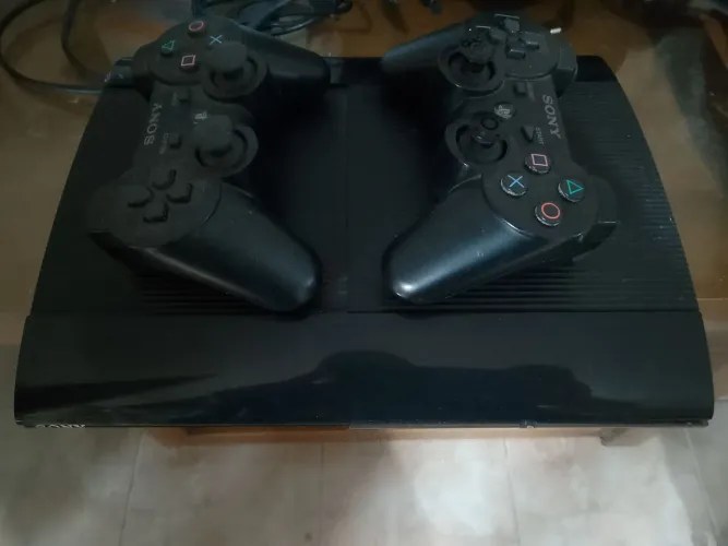 Playstation 3 Super Slim (desbloqueado HEN)