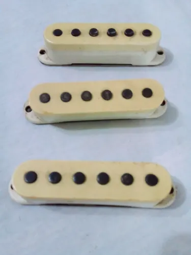 Kit com 3 captadores Single Coil para guitarra