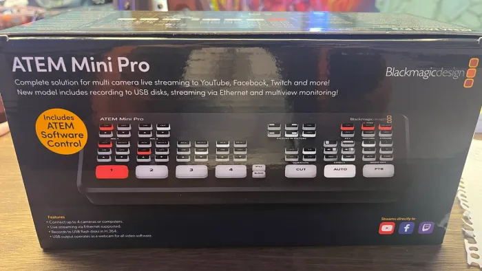 Mesa de Corte (ATEM MINI PRO)