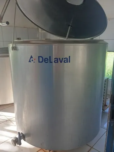 Tanque Delaval 1000 litros ano 2014 ,modelo 2 ordenhas