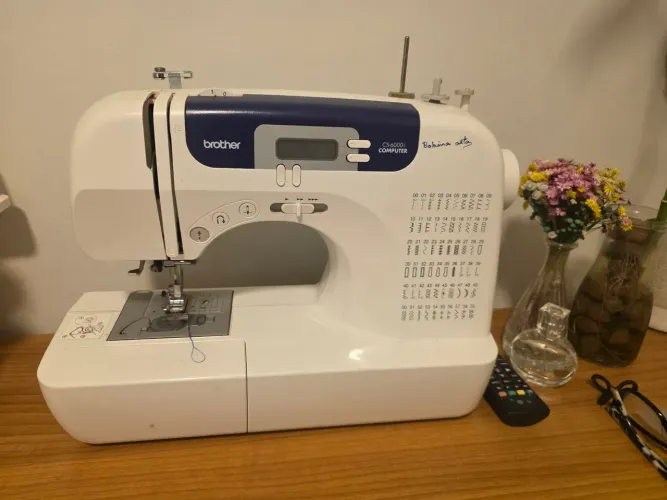 Vendo maquina costura brother
