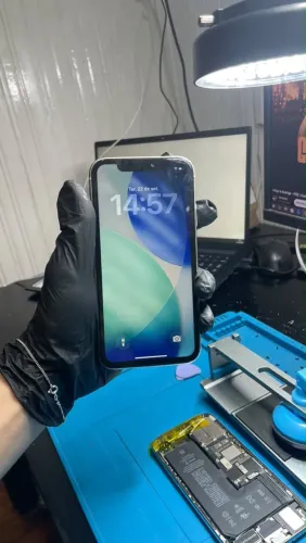iPhone 11