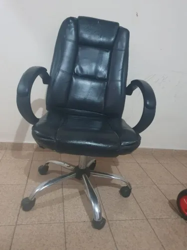 Cadeira de Escritório Presidente Giratória Preta