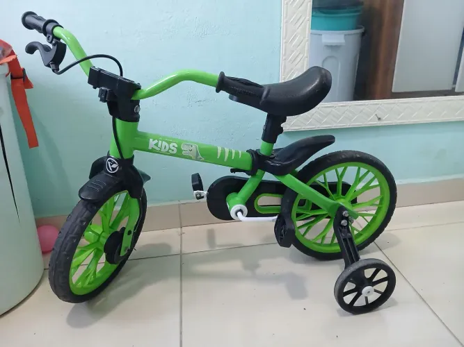 Bicicleta aro 12 menino