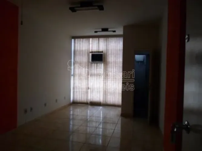 Sala Comercial à Venda no Centro de Araraquara - Excelente Oportunidade!