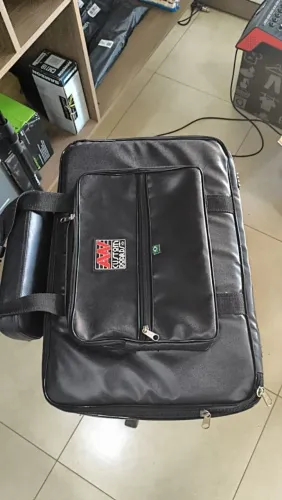 Semi case para pedalboard