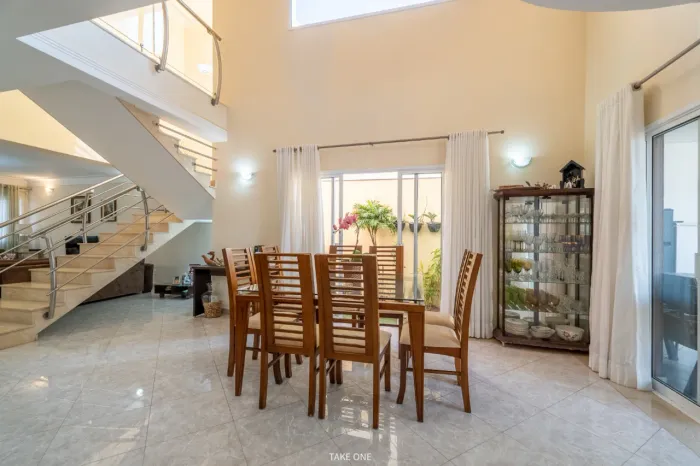 Casa no condomínio Swiss Park para venda com 3 quartos, sendo 3 suítes, 297m²