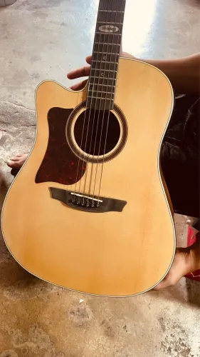 Vende-se violão