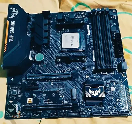 Kit Ryzen 5 com 16 gigas e water cooler.