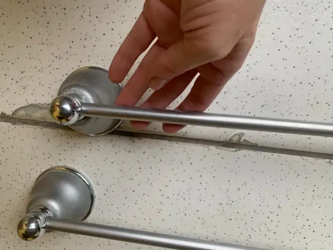 2 porta toalhas Deca 60 cm