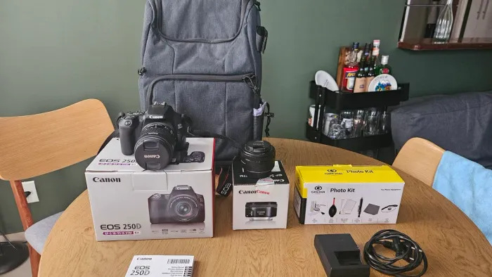 Canon SL3 / 250 D