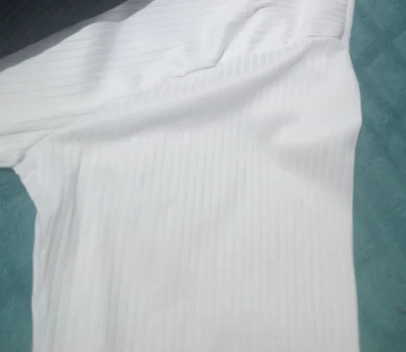 Venda de camisa manga longa e gola alta branca 