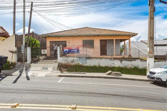 EXCELENTE TERRENO DE 800 m² EM ALMIRANTE TAMANDARÉ LOCALIZADO NO CENTRO  FRENTE CAIXA ECON