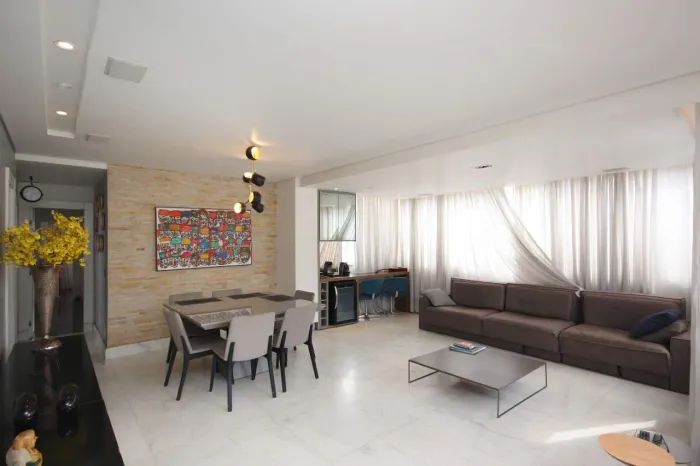 APARTAMENTO COM 4 QUARTOS PARA LOCAÇÃO NO BAIRRO LUXEMBURGO.