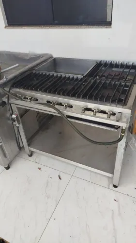 FOGÃO INOX 4 BOCAS (Gás) COM BANHO MARIA (Resistência Elétrica 220V)