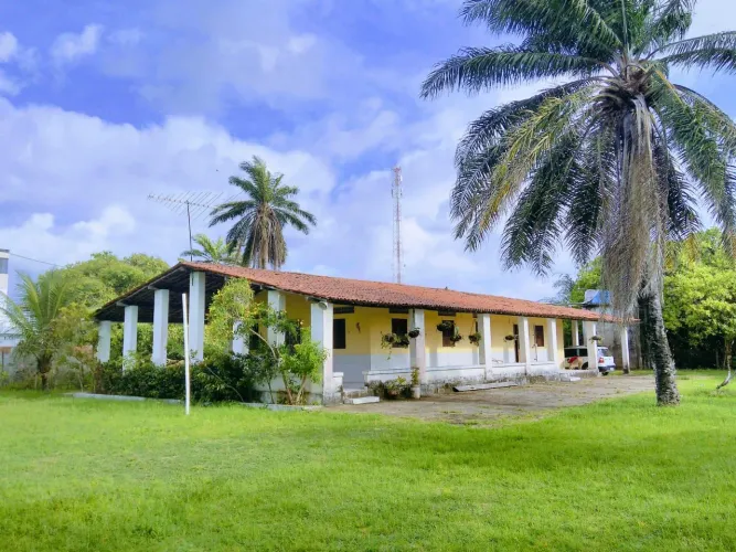 Excelente localização, casa a 200m da praia.
