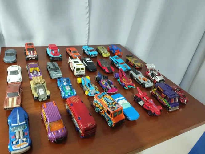 Conjunto 88 carrinhos diversos hot Wheels original 