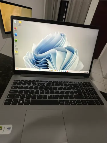 Lenovo IdeaPad 1 15IAU7 - Core i3 12ª Geração