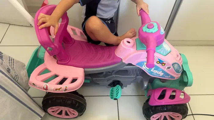 Quadriciclo Infantil Passeio e Pedal Maral Lady Star 2 em 1