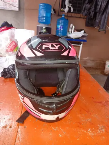 Vendo capacete 60 pra leva logo