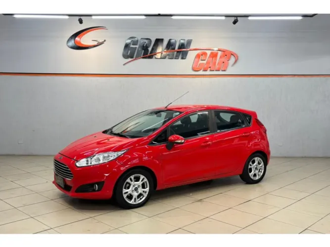 Ford Fiesta 1.6 SE Hatch 16V Flex 4P Powershift 2014