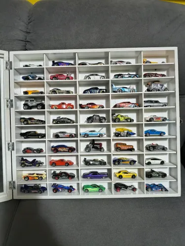 Coleção Carrinhos Hot Wheels + Expositor Estante + brinde 