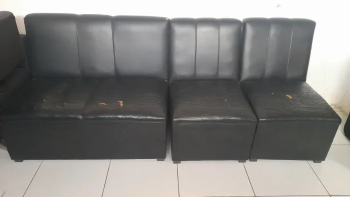 Sofa com pequenas avarias