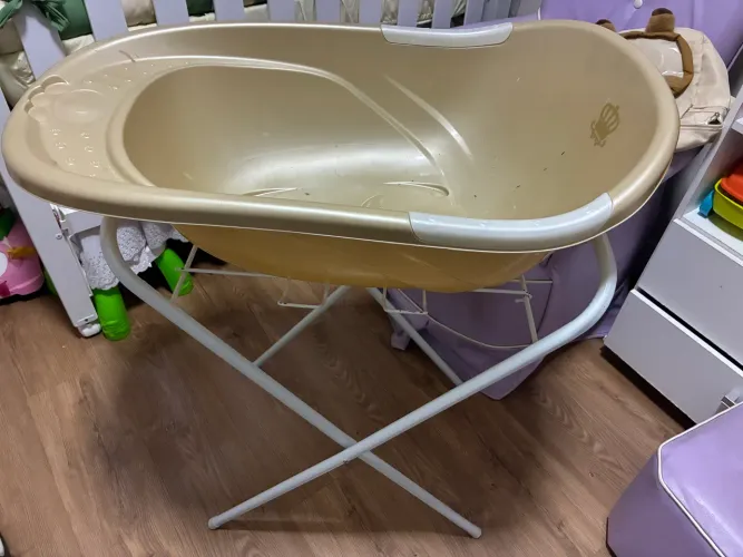 Banheira de bebe com suporte