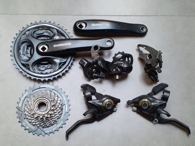 Shimano Altus 21v