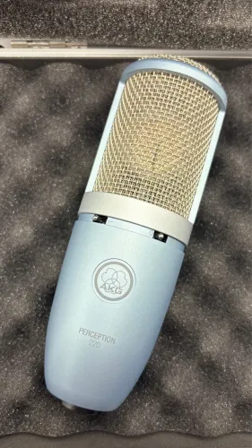 Microfone Condensador Profissional AKG P220 R$ 800,00