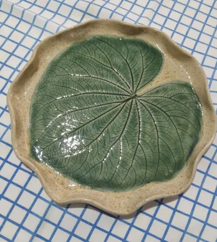 Prato de cerâmica artesanal
