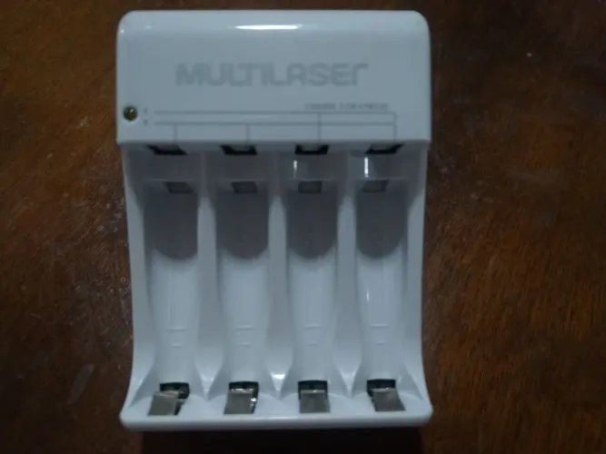 Carregador de Pilhas MultilaserBivolt