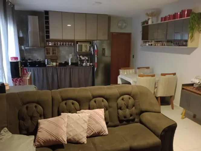 Casa à Venda em Bairro de Grande Crescimento | 3 Dormitórios + Edícula Completa | Excelent