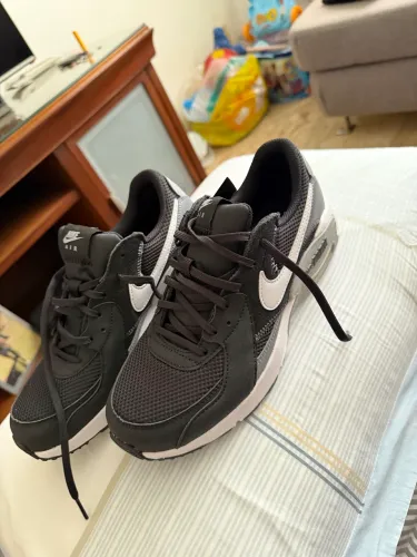 Nike Air Masculino Preto/Branco - novo nunc usado! Tamanho 39