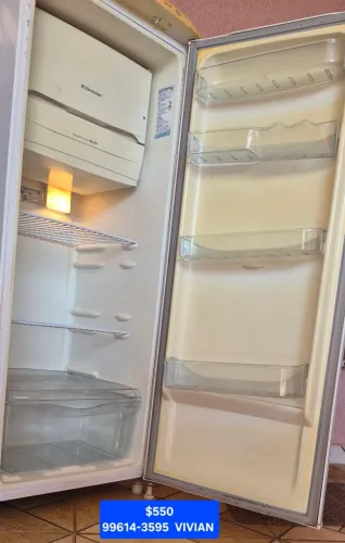 Geladeira Electrolux 240L