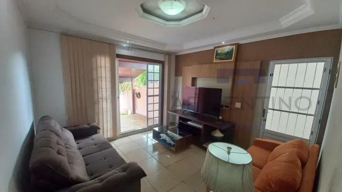 Casa Térrea com Lazer na Cobertura e Vista para a Serra Mogi das Cruzes.