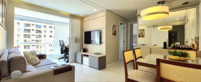 Vivai Imbuí 60m², varanda integrada, sala ampla, 2 quartos, suíte, 1 vaga coberta, móveis