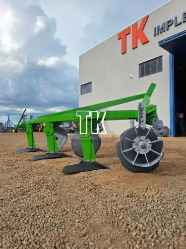 cod. 1447 DESCOMPACTADOR MATA BROTO 3 HÁSTES ARADOS TUPÃ - Tk Tratores Nova Andradina-MS