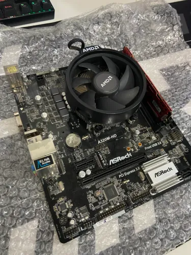 Ryzen 5 2400G + A320 + RAM 4GB 2400mhz