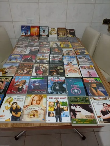 Lote DVDs filmes raridade 50 peças valor 50 reais